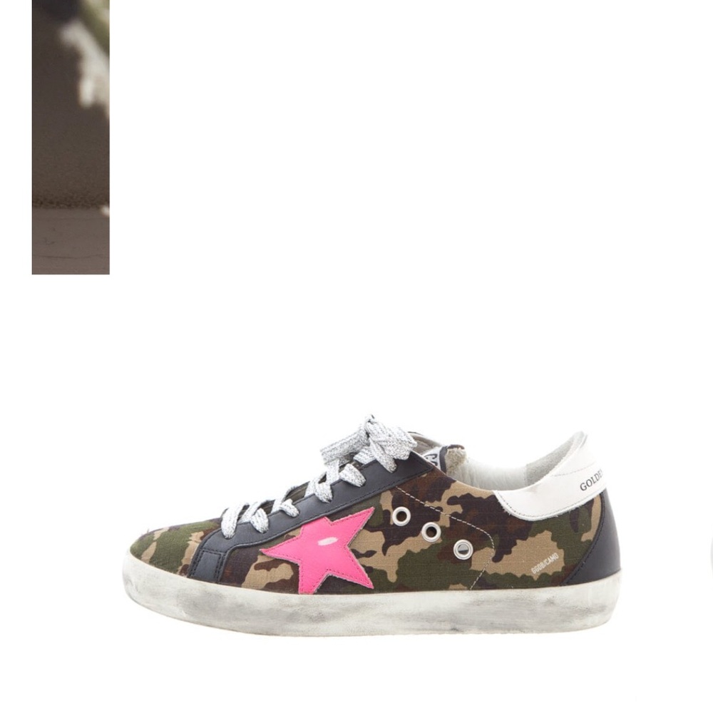 Golden Goose Canvas Low Top Sneakers
Green
Camouflage Print